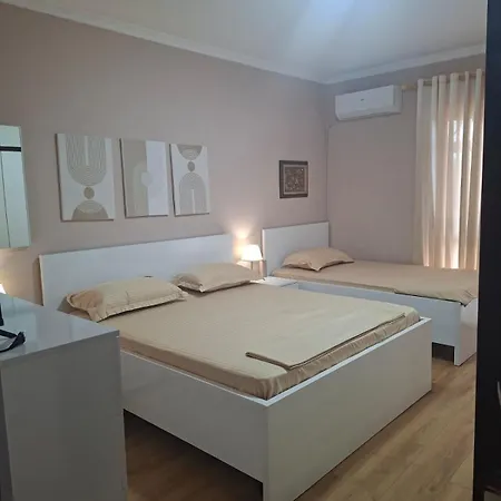 Ideal Location Near Blloku Apartman *