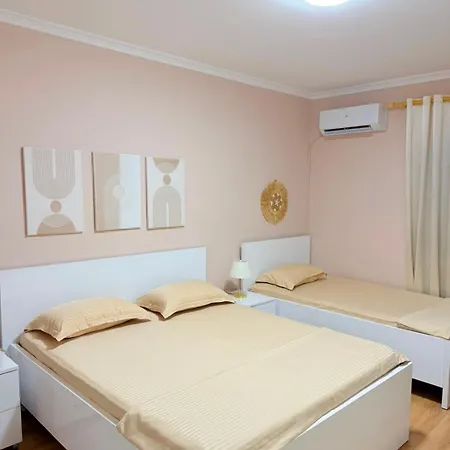 Ideal Location Near Blloku Lägenhet Tirana
